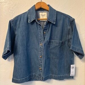 Abercrombie & Fitch Crop Denim Blue Button Down Short Sleeve Shirt